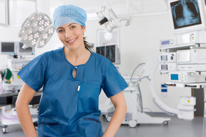 mti_female_scrubs_in_theatre_720